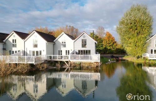 South Cerney House | Spring Lake 52, Eider Lodge - P