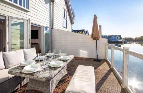 South Cerney House | Spring Lake 52, Eider Lodge - P