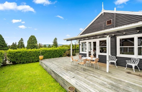 Springfield House | Springfield Rise Lodge - Rotorua Holiday Home