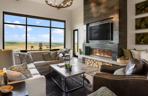 Bozeman House | Springhill Reserve Retreat - Luxury Home with Huge Gallatin Valley Views