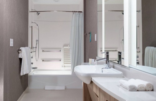 Durham Hotel | SpringHill Suites by Marriott Durham City View