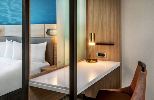 Revere Hotel | SpringHill Suites by Marriott Boston Logan Airport Revere Beach