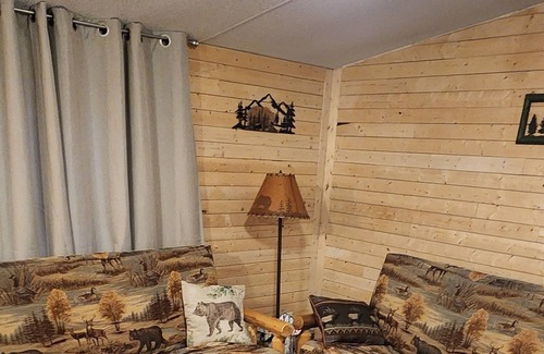 Bell House | Springs Country Cabin on 2 acres