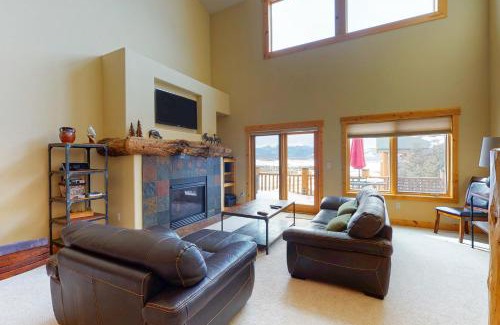 Fraser House | Spruce Ridge Retreat