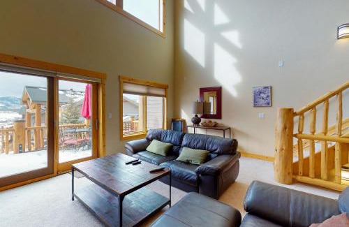 Fraser House | Spruce Ridge Retreat