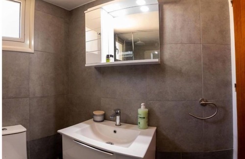 Meneou House | Spyros No23 Charming Oceanview Maisonette