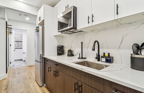 Midtown West Apartment | Square 42