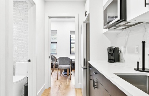 Midtown West Apartment | Square 42
