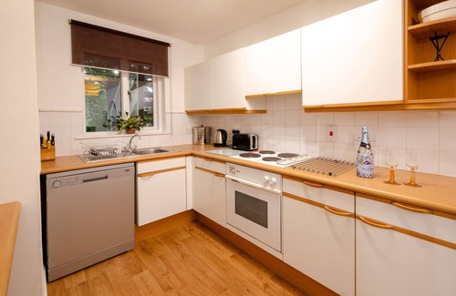 Skelwith Bridge Apartment | Squirrels - One Bedroom Apartment, Sleeps 2