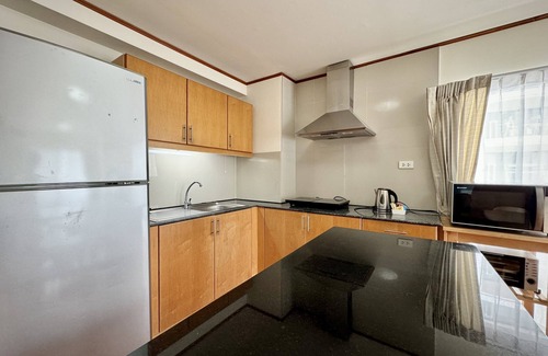 Tha Thaewawong Apartment | Sriracha Avenue