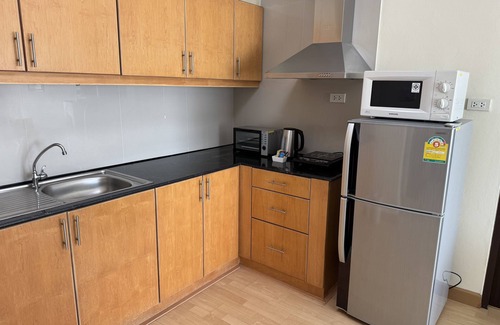Tha Thaewawong Apartment | Sriracha Avenue