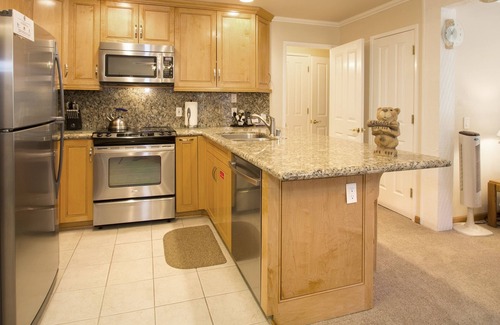 Mammoth Lakes Condo | St. Anton Wooded View 1-bedroom Condos w/Complimentary Hot Drinks