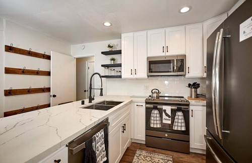 Mammoth Lakes Condo | St. Anton Wooded View 1-bedroom Condos w/Complimentary Hot Drinks