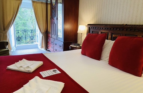 Lanivet Bed & Breakfast | St Benets Abbey B&B