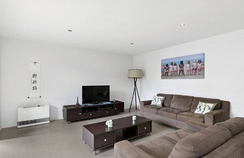 Torquay House | St Georges Sands Oasis 10