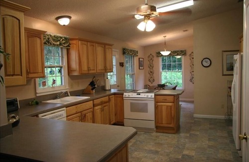 East Palatka House | St Johns River Front Home Huge Deck, Dock & Boathouse & Wifi