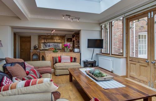 Harpley House | St Lawrence House