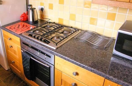 Tatworth Cottage | ST MARGARET'S COTTAGE, family friendly, with open fire in Tatworth