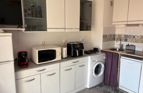Saint-Pierre-la-Mer Apartment | St Pierre, appartement 600m plage