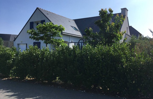 Saint-Pierre-Quiberon Villa | St Pierre Quiberon, bay side, recent 7-room house 300m from beach.
