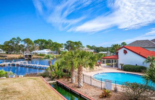 Gulf Lagoon Beach House | St Thomas Square Villa 414