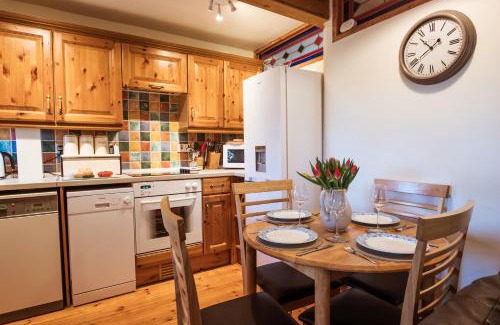 Dolgellau House | Stabal Cottage