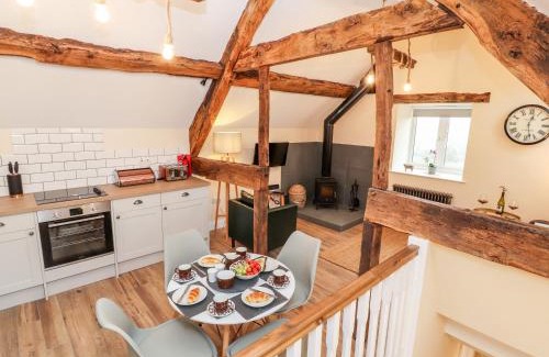 Oswestry House | Stabl, Plas Moelfre Hall Barns