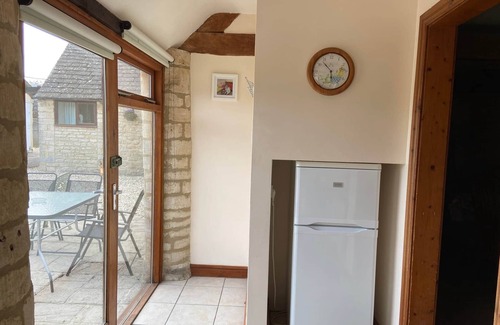 Cirencester House | Stable Cottage, Old Mill Farm, Cotswold Water Park