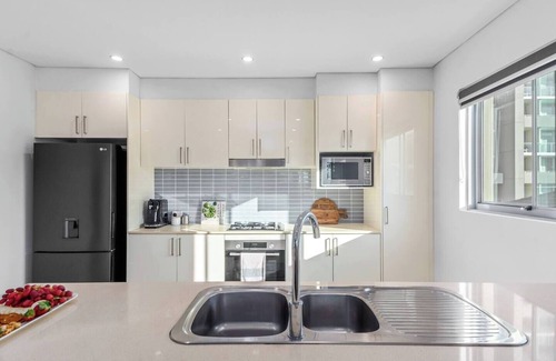 Wollongong Apartment | Stadium Escape A Contemporary Beachside Retreat