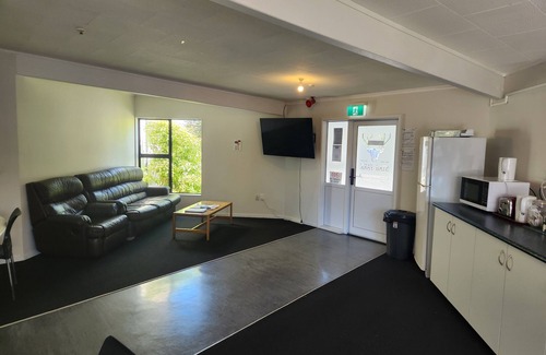 Hilltop Hotel | Stag Park Accommodation