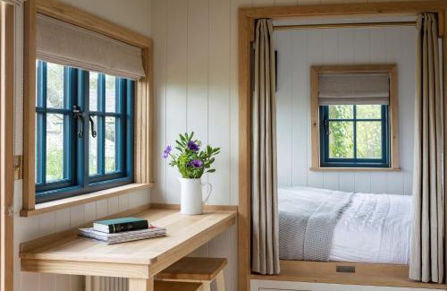 Baslow House | Stag Shepherds HutChatsworth Estate