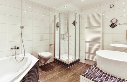 Kaiserslautern Hotel | Standard Double Room, Shower, Toilet - Hotel-Restaurant Barbarossahof