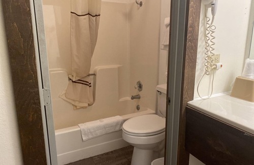 Indian Point Condo | Standard Double Queen Room