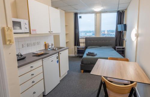 Barbican Apartment | Standard En-suite Apartment 2