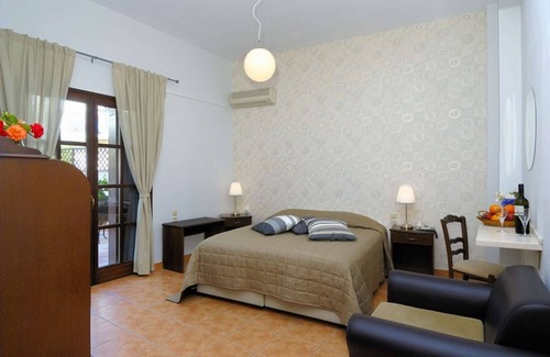 Kala Nera House | Standard room ground floor for 2 adults+1 child - pool view #1