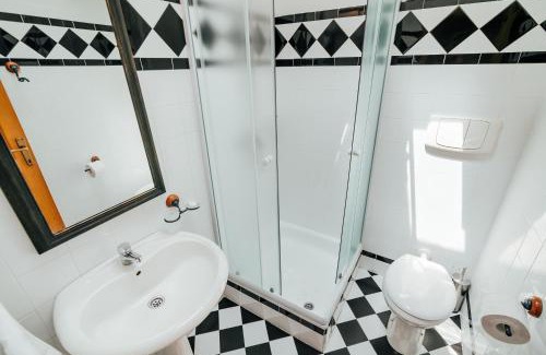 Herceg Novi Hotel | Stanica B&B