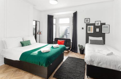 Kirkdale House | Stanley House - Air Host & Stay - 4 Bedroom