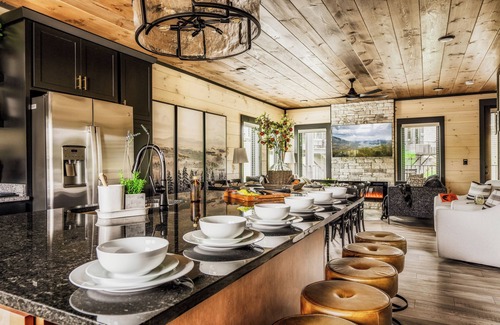 Sevierville House | Star Gazer Luxury Rooftop Cabin