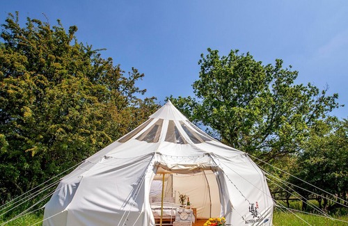 Shepshed Cabin | Star Gazing Bell Tent Farm Stay
