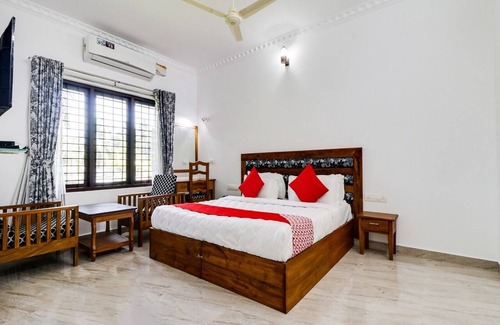Kovalam Cabin | Star Inn Plus