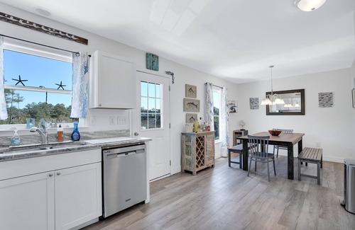 Chincoteague House | Starfish on the Channel - New waterfront townhome with golf cart!