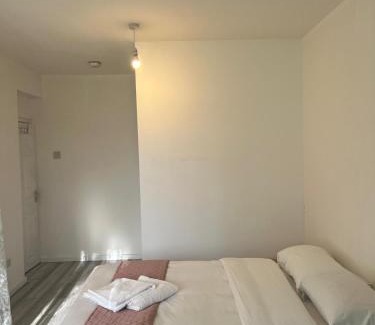 St. Dunstan's House | Starlet Stepney