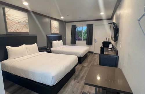 Huntington Beach Hotel | Starlight Inn Huntington Beach