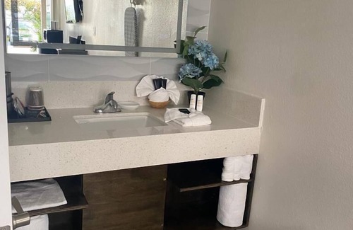 Huntington Beach Hotel | Starlight Inn Huntington Beach
