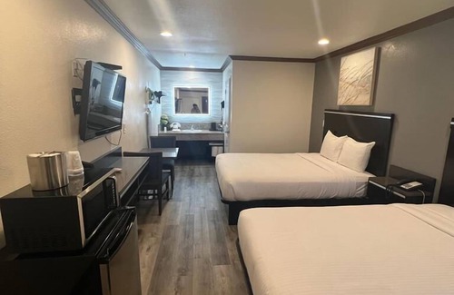 Huntington Beach Hotel | Starlight Inn Huntington Beach