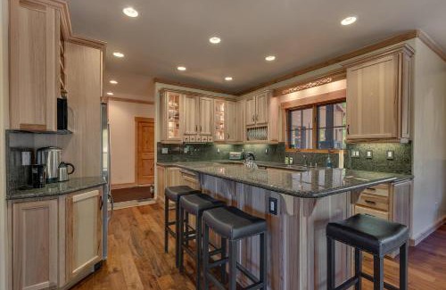 Truckee House | Starlight Retreat at Gray's Crossing