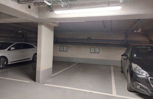 Les Puces de Saint-Ouen Apartment | Starred in SO/JO: free metro pass