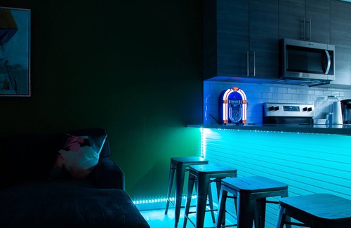 Loring Heights Apartment | Starry Luxurious Nights Midtown/Downtown 2 Beds/1 Bath