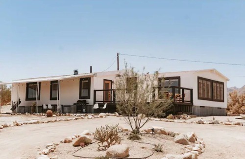 Twentynine Palms House | Starry Night 3 Min to JTNP Peaceful Retreat