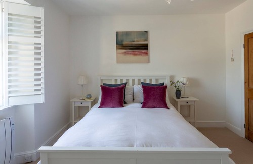 Torcross House | Start Way, spectacular beachside holiday home in Torcross.